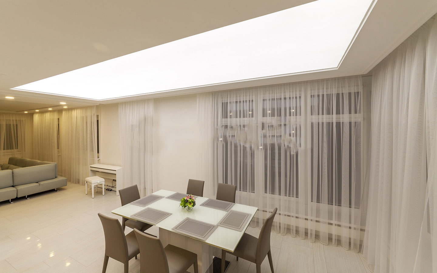 Lichtdecke - translucente matte Spanndecke mit Keder Farbe weiß - Folienbreite bis 500 cm