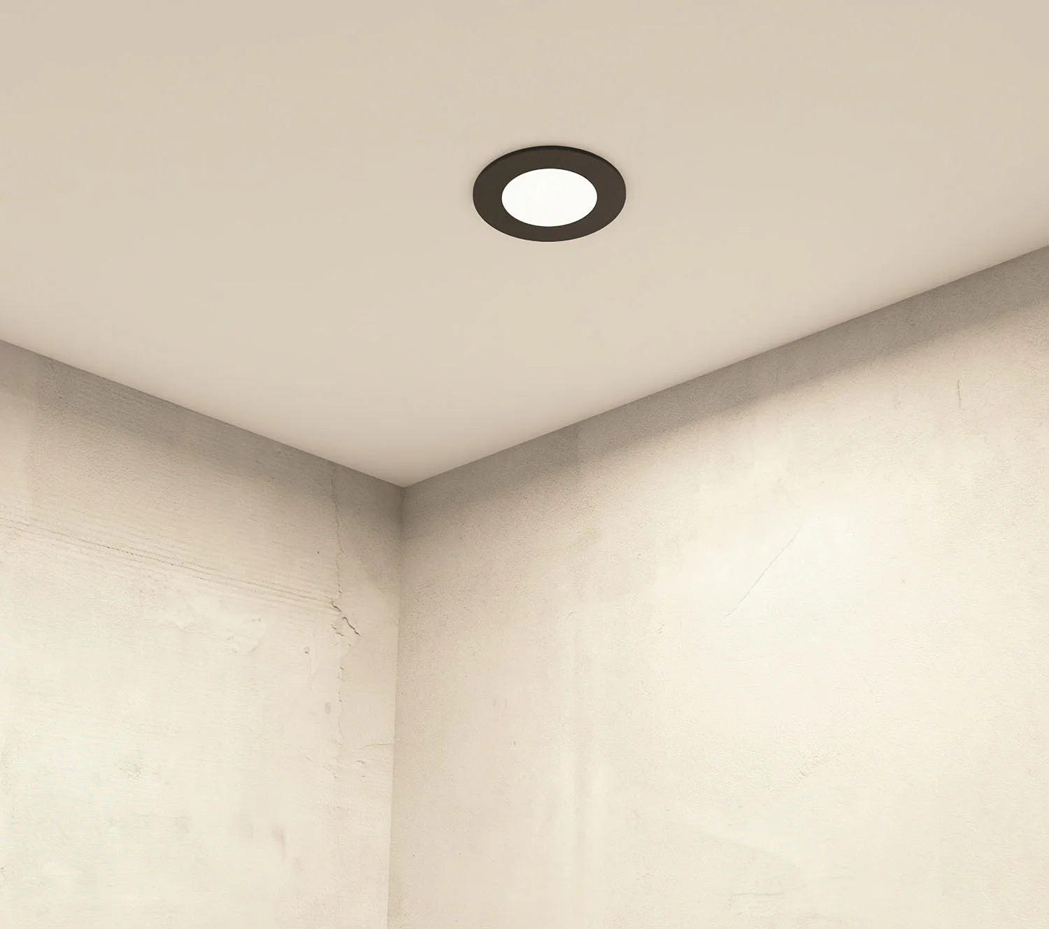 Schwarzer, runder GU10-Spot mit hoher Schutzart IP65 für feuchte Umgebungen.