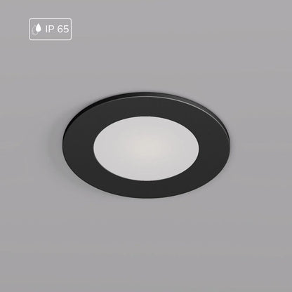 Schwarzer IP65-GU10-Spot für Feuchträume, schwenkbar und modern gestaltet.