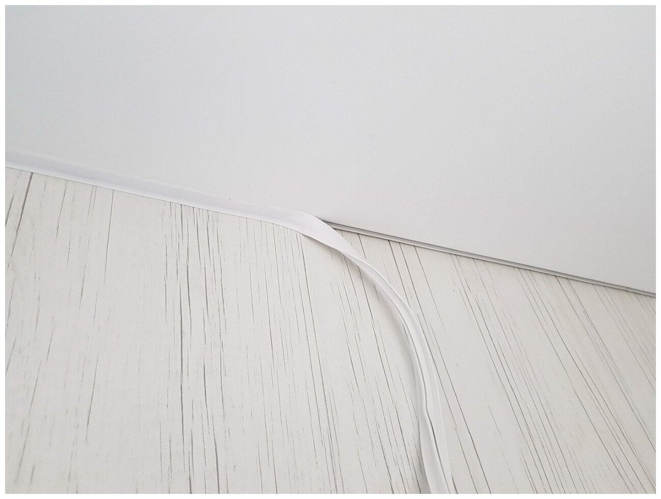 Weisse Abdeckleiste für Spanndecken Wandprofile, Deckenprofile