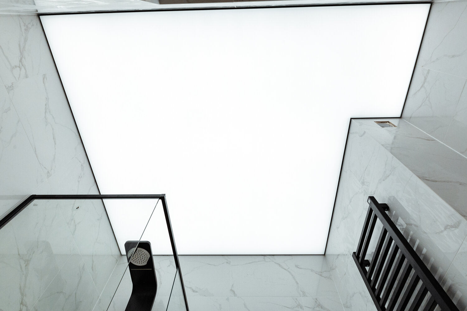Elegante CEILITEC Lichtdecke im Wohnraum – selbst umgesetzt
